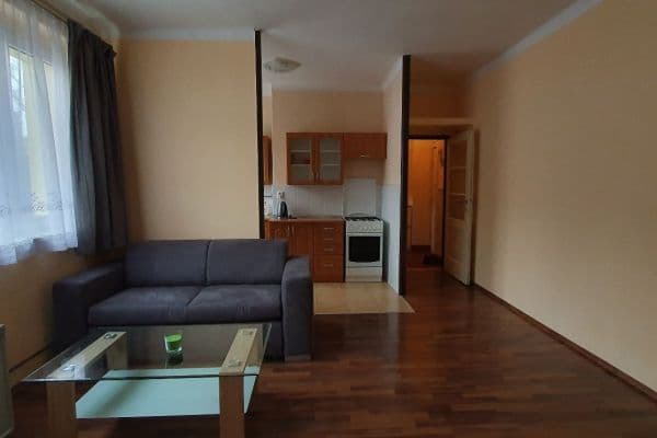 Prenájom bytu 2-izbový 38 m², Humpolecká, Praha Prenájom bytu 2-izbový 38 m², Humpolecká, Praha