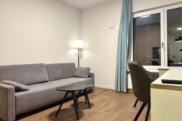 Prenájom bytu 1-izbový 25 m², Berlin, Berlín Prenájom bytu 1-izbový 25 m², Berlin, Berlín