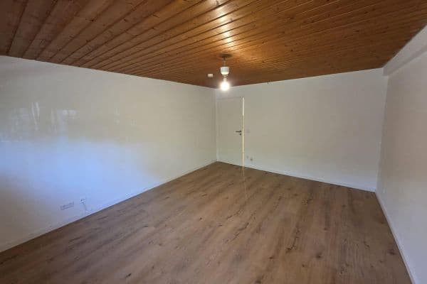 Prenájom bytu 1-izbový 25 m², Spielbergerstr. 32, Zuffenhausen Prenájom bytu 1-izbový 25 m², Spielbergerstr. 32, Zuffenhausen