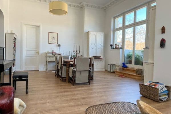 Prenájom bytu 5-izbový 181 m², Caspar-Theyß-Straße 9, Berlin, Berlín Prenájom bytu 5-izbový 181 m², Caspar-Theyß-Straße 9, Berlin, Berlín