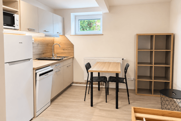 Prenájom bytu 1-izbový 20 m², Na Moklině, Praha Prenájom bytu 1-izbový 20 m², Na Moklině, Praha