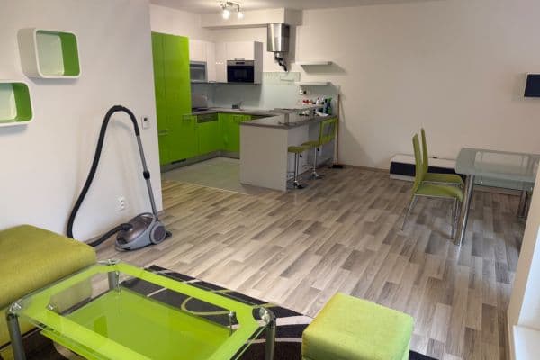Prenájom bytu 3-izbový 75 m², Wellnerova, Olomouc Prenájom bytu 3-izbový 75 m², Wellnerova, Olomouc