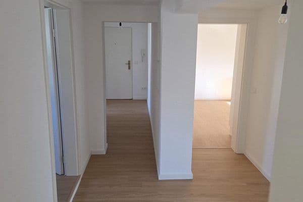 Prenájom bytu 4-izbový 94 m², Hindenburgstraße 72, Straubenhardt Prenájom bytu 4-izbový 94 m², Hindenburgstraße 72, Straubenhardt