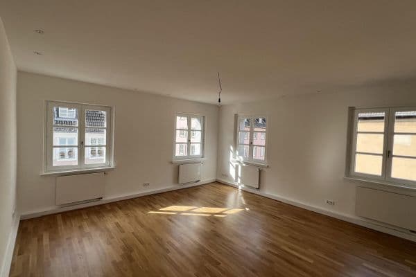 Prenájom bytu 3-izbový 80 m², Düsseldorf, Severné Porýnie - Westfálsko Prenájom bytu 3-izbový 80 m², Düsseldorf, Severné Porýnie - Westfálsko