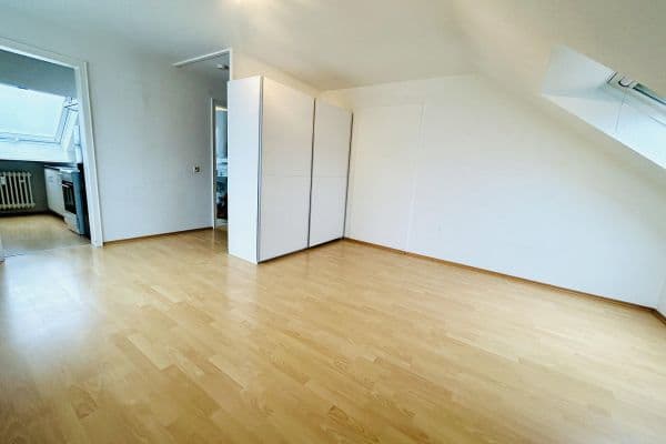 Prenájom bytu 1-izbový 33 m², Ludwigsburg Prenájom bytu 1-izbový 33 m², Ludwigsburg