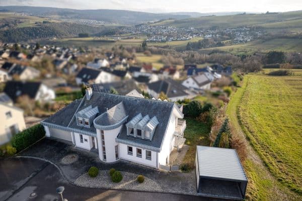 Prenájom bytu 2-izbový 105 m², Gusterath Prenájom bytu 2-izbový 105 m², Gusterath