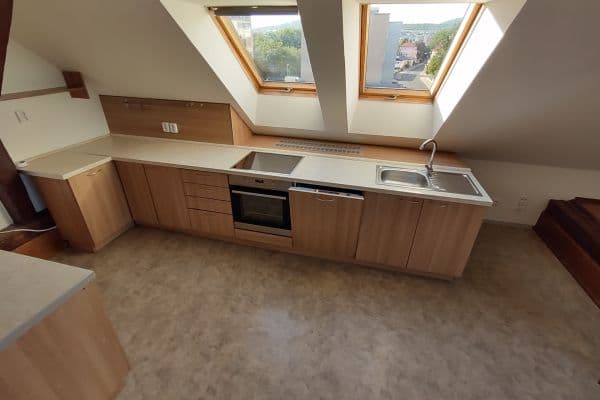Prenájom bytu 4-izbový 106 m², Masarykova, Litoměřice, Ústecký kraj Prenájom bytu 4-izbový 106 m², Masarykova, Litoměřice, Ústecký kraj