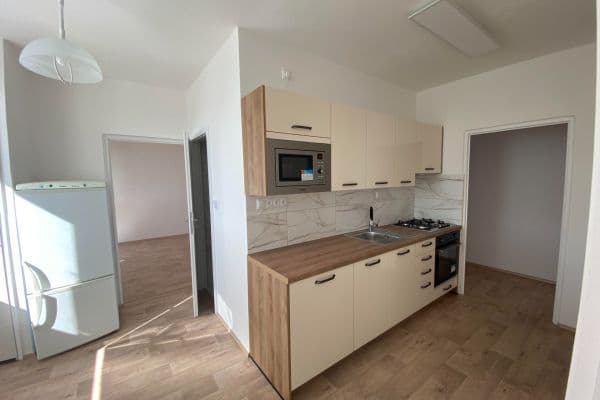 Prenájom bytu 3-izbový 68 m², Kúty, Zlín, Zlínský kraj Prenájom bytu 3-izbový 68 m², Kúty, Zlín, Zlínský kraj