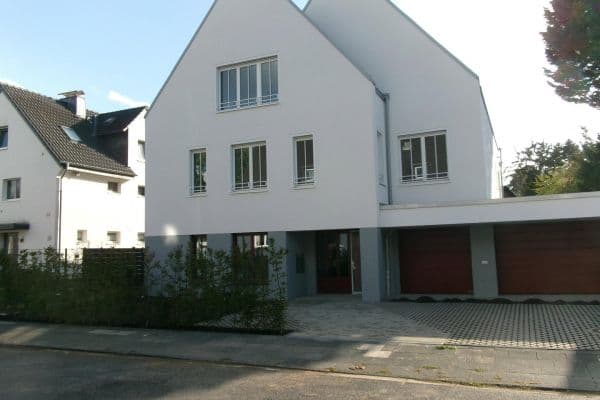 Prenájom bytu 4-izbový 140 m², Köln, Severné Porýnie - Westfálsko Prenájom bytu 4-izbový 140 m², Köln, Severné Porýnie - Westfálsko