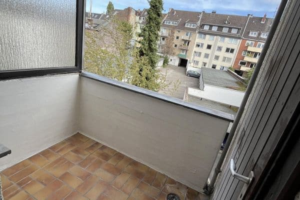 Prenájom bytu 2-izbový 65 m², Mülheimer Freiheit, Köln Prenájom bytu 2-izbový 65 m², Mülheimer Freiheit, Köln