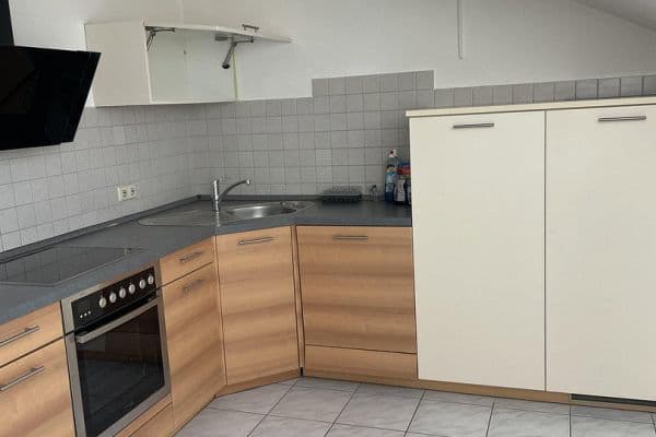 Prenájom bytu 2-izbový 101 m², Oftersheim Prenájom bytu 2-izbový 101 m², Oftersheim