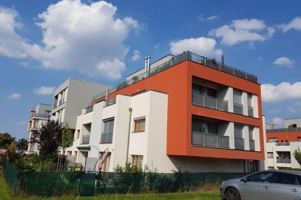 Prenájom bytu 2-izbový 61 m², Holubinková, Praha Prenájom bytu 2-izbový 61 m², Holubinková, Praha