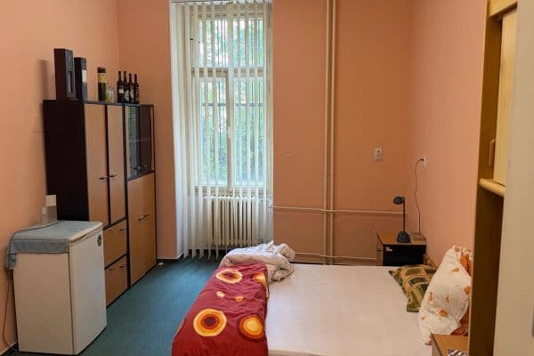 Prenájom bytu 3-izbový 87 m², Korunovační, Praha Prenájom bytu 3-izbový 87 m², Korunovační, Praha