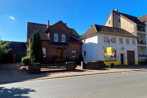 Predaj domu 334 m², pozemok 1.268 m², Hannoversche Straße 30, Seelze Predaj domu 334 m², pozemok 1.268 m², Hannoversche Straße 30, Seelze
