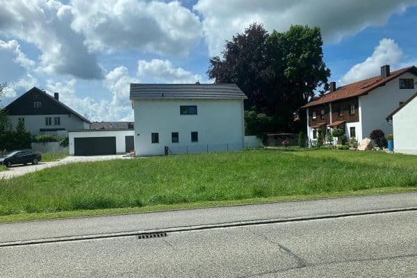 Predaj pozemku 650 m², Mobil-Oil-Straße 5, Ampfing, Bavorsko Predaj pozemku 650 m², Mobil-Oil-Straße 5, Ampfing, Bavorsko