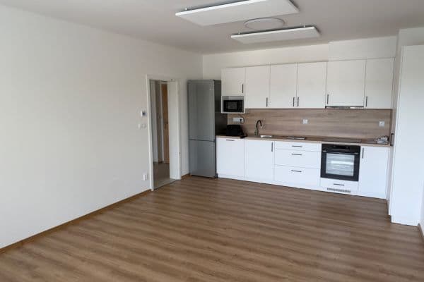 Prenájom bytu 4-izbový 86 m², Nádražní, Třešť Prenájom bytu 4-izbový 86 m², Nádražní, Třešť