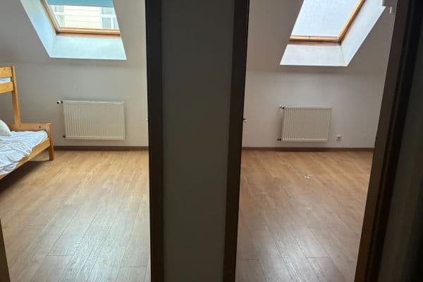 Prenájom bytu 4-izbový 120 m², Pod Brentovou, Praha Prenájom bytu 4-izbový 120 m², Pod Brentovou, Praha
