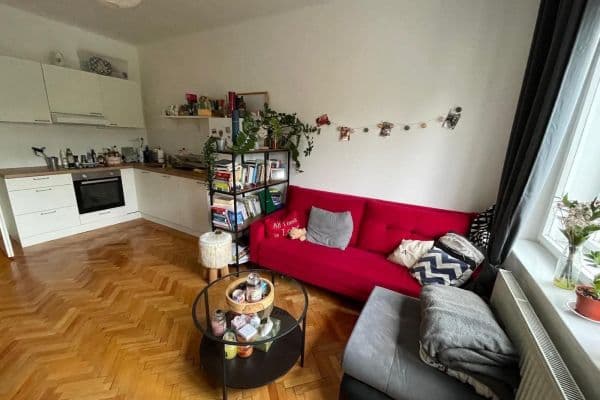 Prenájom bytu 2-izbový 45 m², Jičínská, Praha Prenájom bytu 2-izbový 45 m², Jičínská, Praha