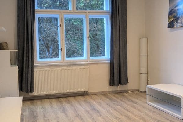 Prenájom bytu 2-izbový 59 m², Jaurisova, Praha Prenájom bytu 2-izbový 59 m², Jaurisova, Praha