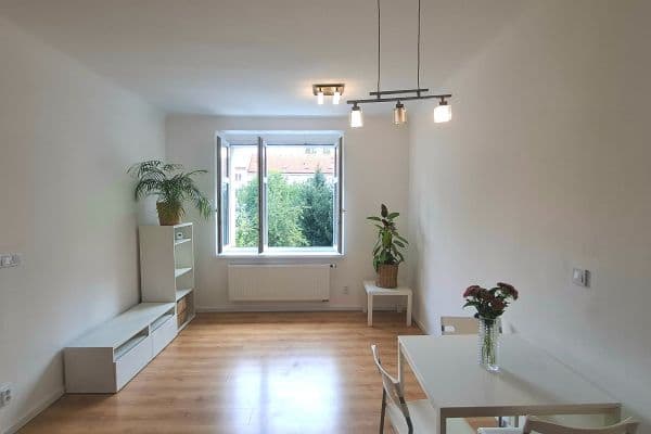 Predaj bytu 2-izbový 51 m², Pod Strojírnami, Praha Predaj bytu 2-izbový 51 m², Pod Strojírnami, Praha