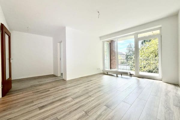 Prenájom bytu 2-izbový 62 m², Torfbruchstrasse 107, Düsseldorf, Severné Porýnie - Westfálsko Prenájom bytu 2-izbový 62 m², Torfbruchstrasse 107, Düsseldorf, Severné Porýnie - Westfálsko