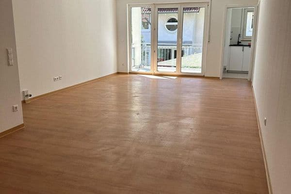 Prenájom bytu 3-izbový 71 m², Kirchheim unter Teck Prenájom bytu 3-izbový 71 m², Kirchheim unter Teck