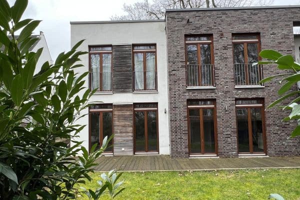 Prenájom bytu 3-izbový 110 m², Hamburg, Hamburg Prenájom bytu 3-izbový 110 m², Hamburg, Hamburg