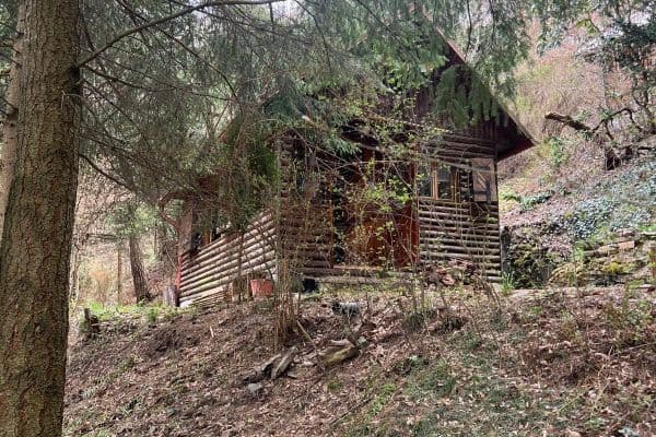 Predaj rekreačného objektu 31 m², pozemok 420 m², Chyňava Predaj rekreačného objektu 31 m², pozemok 420 m², Chyňava