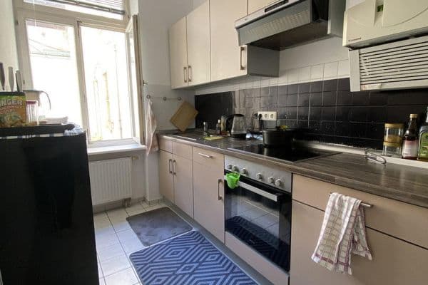 Prenájom bytu 1-izbový 46 m², Rheinstr. 52, Wiesbaden, Hesensko Prenájom bytu 1-izbový 46 m², Rheinstr. 52, Wiesbaden, Hesensko