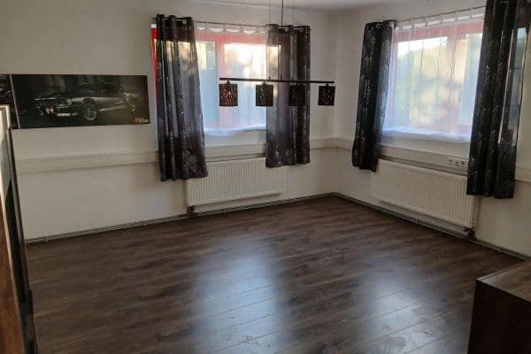 Prenájom bytu 3-izbový 65 m², Margarete-Steiff-Str. 29, Essingen Prenájom bytu 3-izbový 65 m², Margarete-Steiff-Str. 29, Essingen