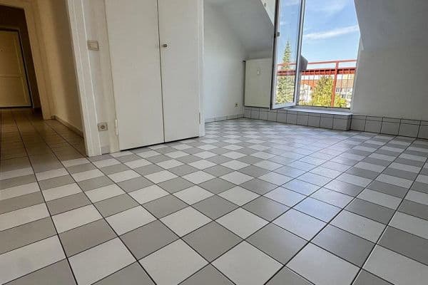 Prenájom bytu 3-izbový 73 m², Auf`m großen Feld, Düsseldorf Prenájom bytu 3-izbový 73 m², Auf`m großen Feld, Düsseldorf
