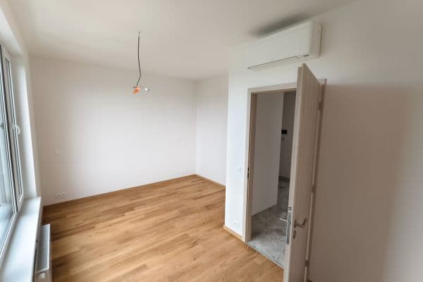 Predaj bytu 5-izbový 119 m², Veselovského, Praha Predaj bytu 5-izbový 119 m², Veselovského, Praha