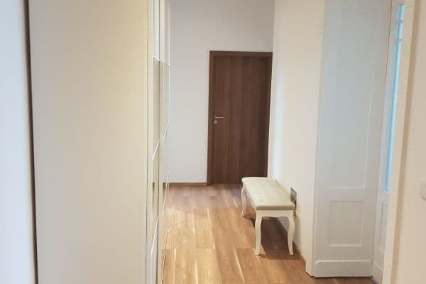 Prenájom bytu 3-izbový 97 m², Kotkova, Dvůr Králové nad Labem Prenájom bytu 3-izbový 97 m², Kotkova, Dvůr Králové nad Labem