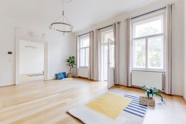 Prenájom bytu 2-izbový 53 m², Kaizlovy sady, Praha Prenájom bytu 2-izbový 53 m², Kaizlovy sady, Praha
