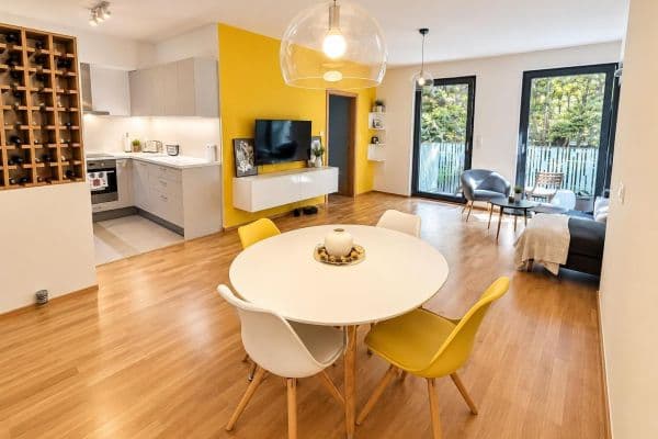 Prenájom bytu 2-izbový 66 m², Olšanská, Praha Prenájom bytu 2-izbový 66 m², Olšanská, Praha