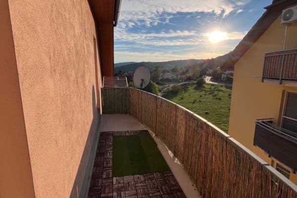 Prenájom bytu 2-izbový 72 m², Dlouhá, Tišnov Prenájom bytu 2-izbový 72 m², Dlouhá, Tišnov