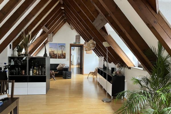 Prenájom bytu 2-izbový 69 m², Stuttgart Prenájom bytu 2-izbový 69 m², Stuttgart