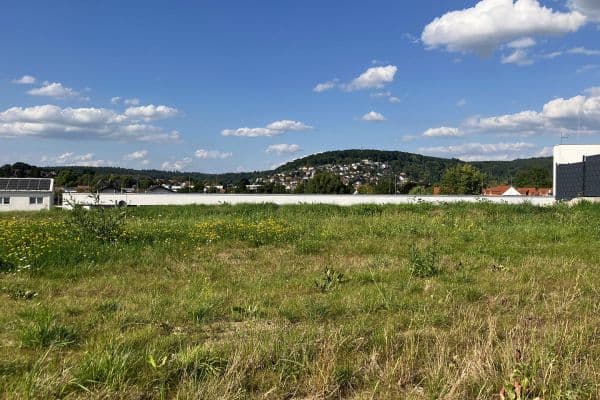 Predaj pozemku 1.395 m², Büdingen Predaj pozemku 1.395 m², Büdingen