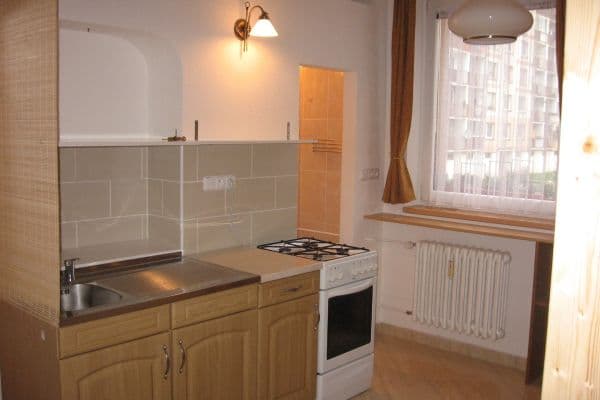 Prenájom bytu 1-izbový 36 m², Železná, Ústí nad Labem Prenájom bytu 1-izbový 36 m², Železná, Ústí nad Labem