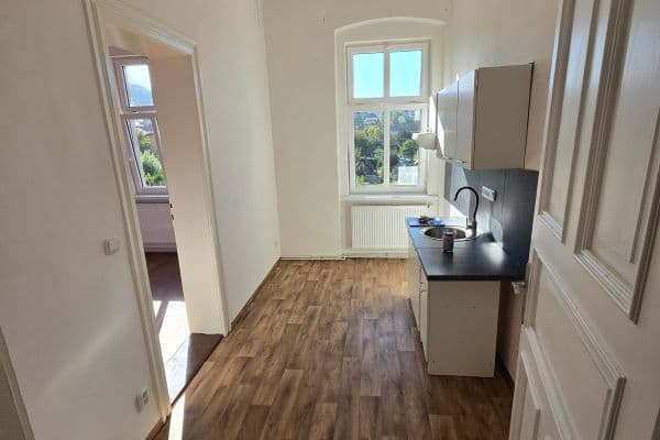 Prenájom bytu 2-izbový 60 m², Lidická, Česká Kamenice Prenájom bytu 2-izbový 60 m², Lidická, Česká Kamenice