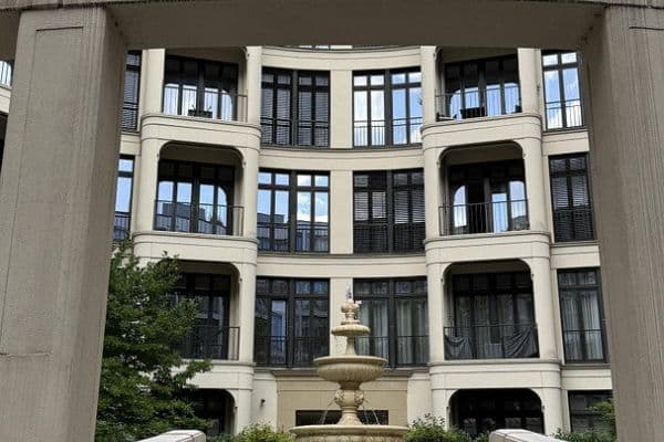 Prenájom bytu 4-izbový 129 m², Berlin, Berlín Prenájom bytu 4-izbový 129 m², Berlin, Berlín