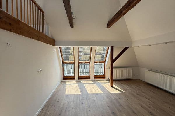 Prenájom bytu 5-izbový 147 m², Hermannstraße, Lauf an der Pegnitz Prenájom bytu 5-izbový 147 m², Hermannstraße, Lauf an der Pegnitz