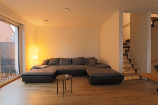 Prenájom domu 121 m², pozemok 82 m², Reeembusch 69a, Hamburg Prenájom domu 121 m², pozemok 82 m², Reeembusch 69a, Hamburg