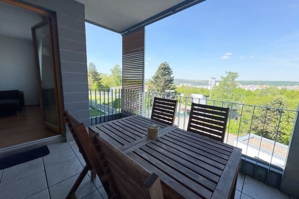 Prenájom bytu 2-izbový 62 m², Generála Šišky, Praha Prenájom bytu 2-izbový 62 m², Generála Šišky, Praha
