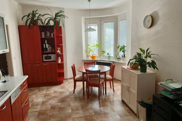 Prenájom bytu 1-izbový 43 m², Špitálská, Praha Prenájom bytu 1-izbový 43 m², Špitálská, Praha