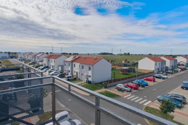 Prenájom bytu 1-izbový 34 m², Uherova, Chýně Prenájom bytu 1-izbový 34 m², Uherova, Chýně