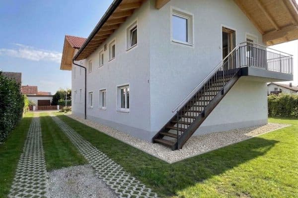 Prenájom bytu 5-izbový 145 m², Teising, Bavorsko Prenájom bytu 5-izbový 145 m², Teising, Bavorsko