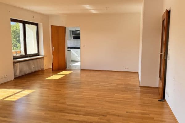 Prenájom bytu 3-izbový 100 m², Gröbenzell, Bavorsko Prenájom bytu 3-izbový 100 m², Gröbenzell, Bavorsko