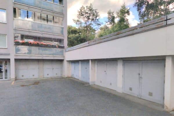 Prenájom garáže 18 m², Pod Lipami, Praha Prenájom garáže 18 m², Pod Lipami, Praha