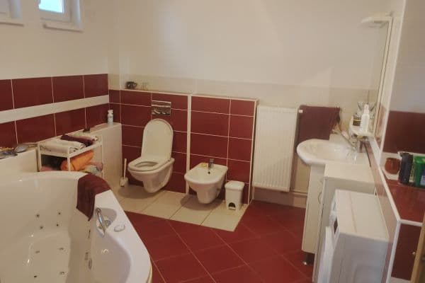Prenájom domu 120 m², pozemok 600 m², V Rejích, Brno Prenájom domu 120 m², pozemok 600 m², V Rejích, Brno